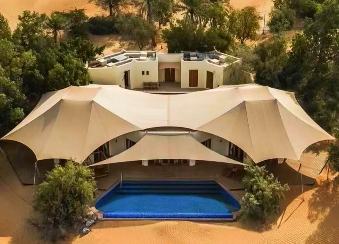 打破钢筋水泥的边界:当膜结构建筑重塑Glamping的极致野奢